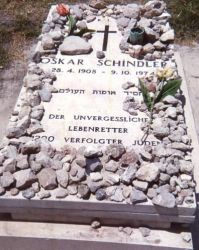tumba Oskar Schindler2